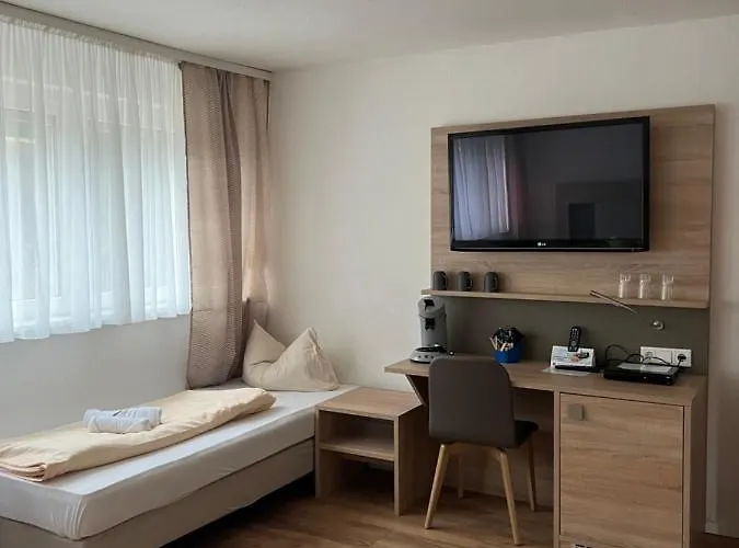 Hubertus-hof Πανσιόν 3*