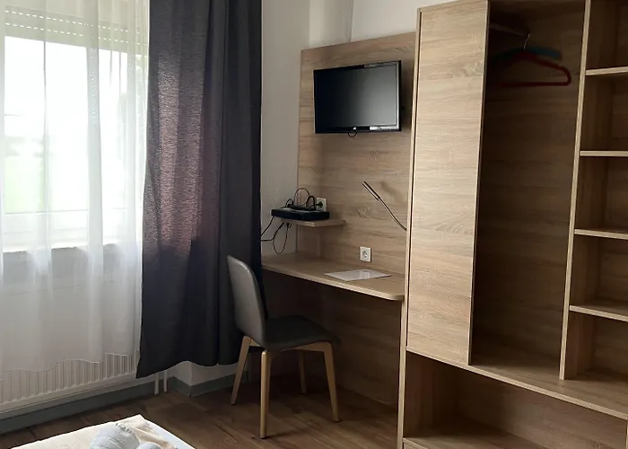 哈伯特斯霍夫酒店 招待所 3*